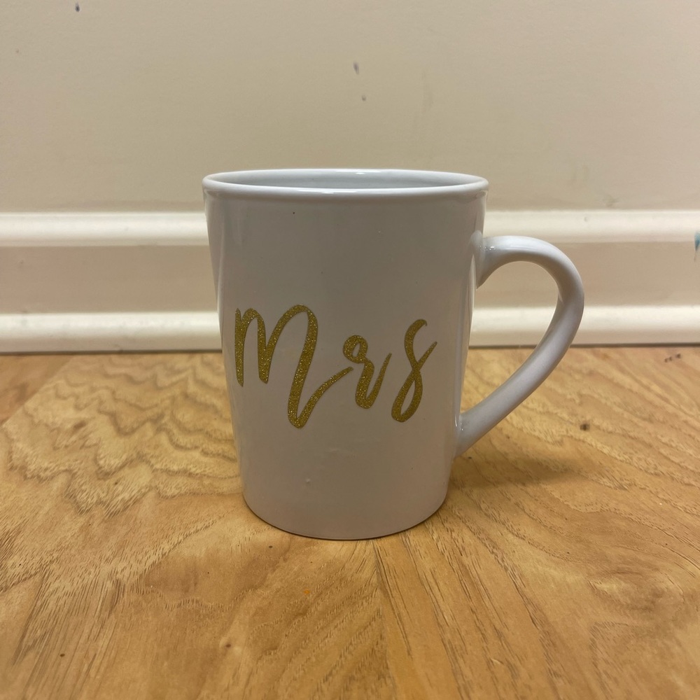 White and Gold “Mrs.” Coffee Mug